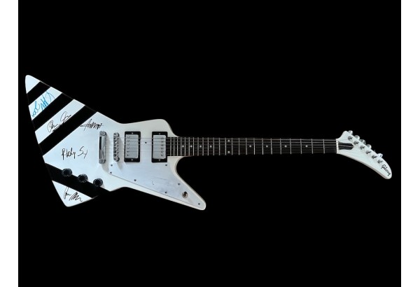 The Scorpions Matthias Jabs Gibson Explorer Gitarre signiert
