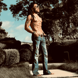Lenny Kravitz handsignierte Gitarre – Ein Stück Musikgeschichte