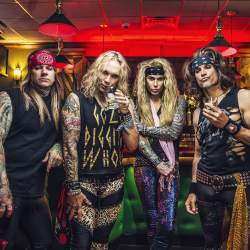 Signierte Steel Panther Gitarre – Sammlerstück für Fans