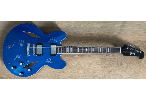 Foo Fighters Dave Grohl Signature Gibson Guitar signed